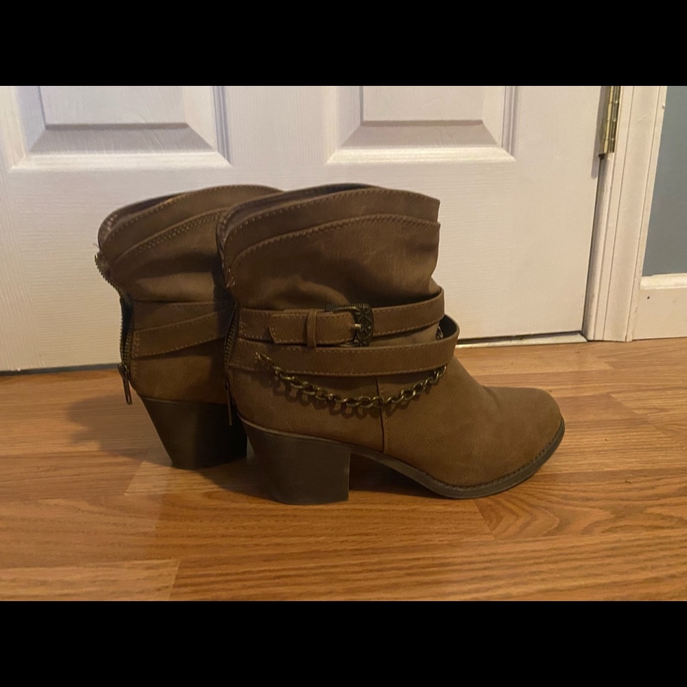 SO ankle boots